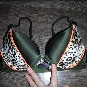 Victoria's‎ Secret Very Sexy Push Up Bra Leopard Print Olive Green 32B